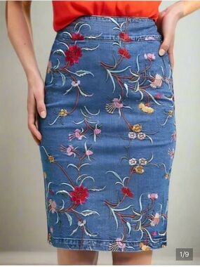 Maeve Denim Pencil Skirt with Multicolor Floral Embroidery Women’s Size 4